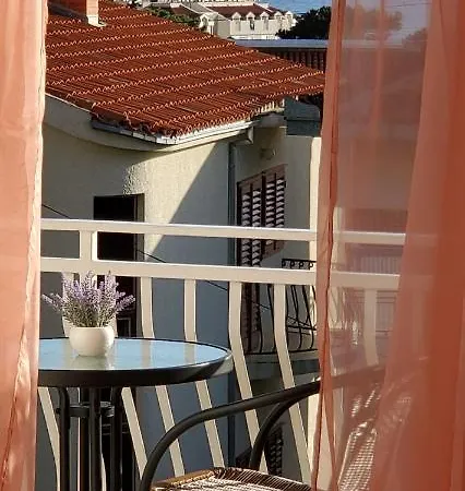 Apartment Dreams *